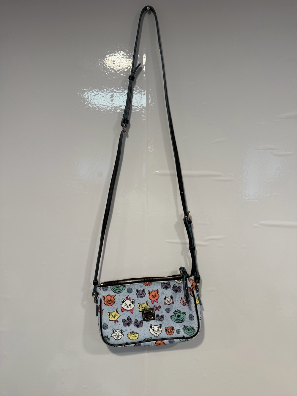 Dooney & Bourke Disney Cats Crossbody - Multicolor